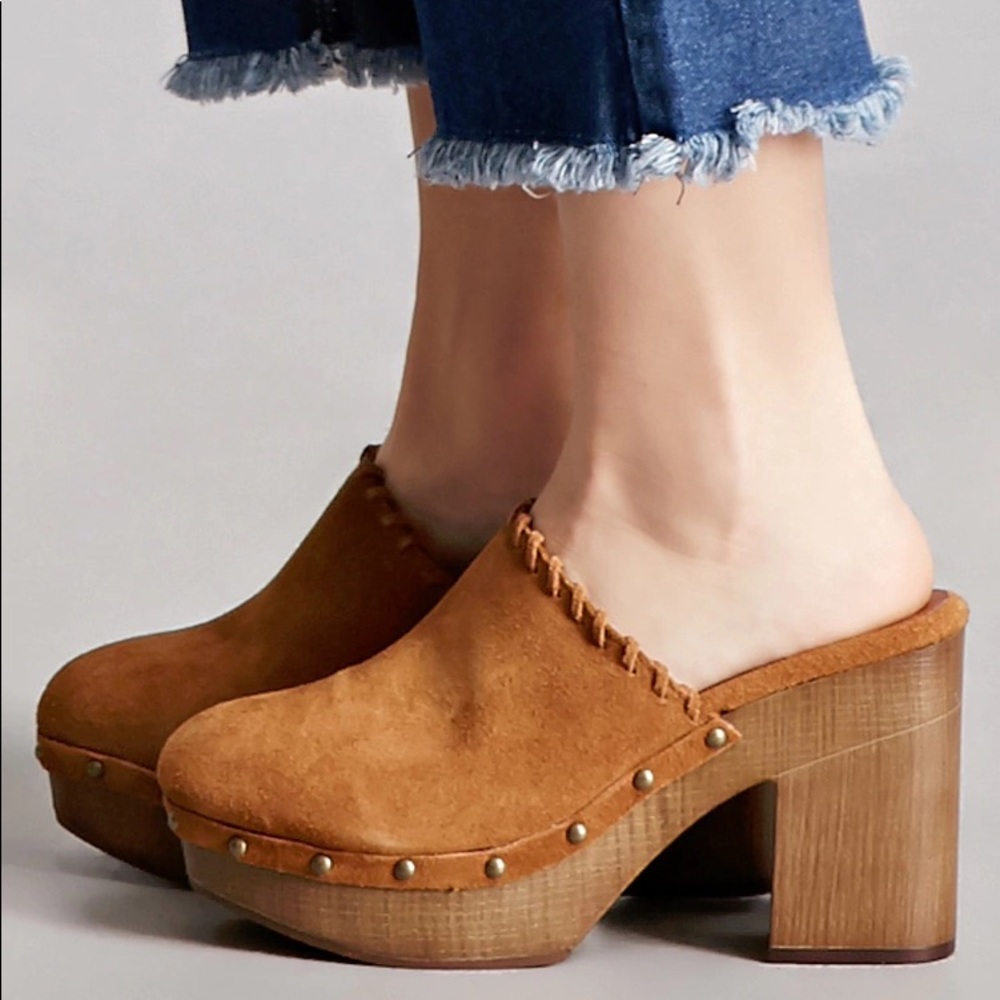 MIA faux suede clogs